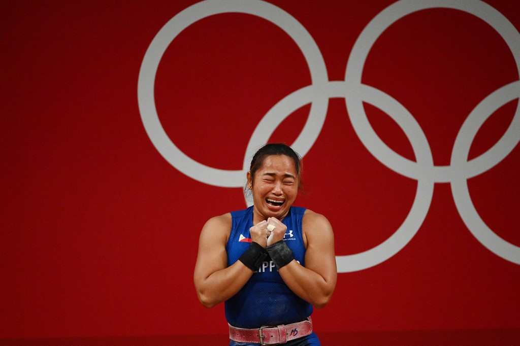 Hidilyn Diaz wins first gold medal for philepines at Tokyo Olympics